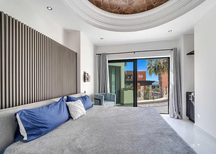 Holiday home Marbella Lane Grand 5br Oasis Getaway *